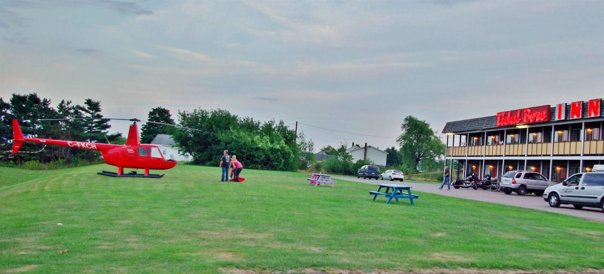 Tidal Bore Inn Труро Екстериор снимка